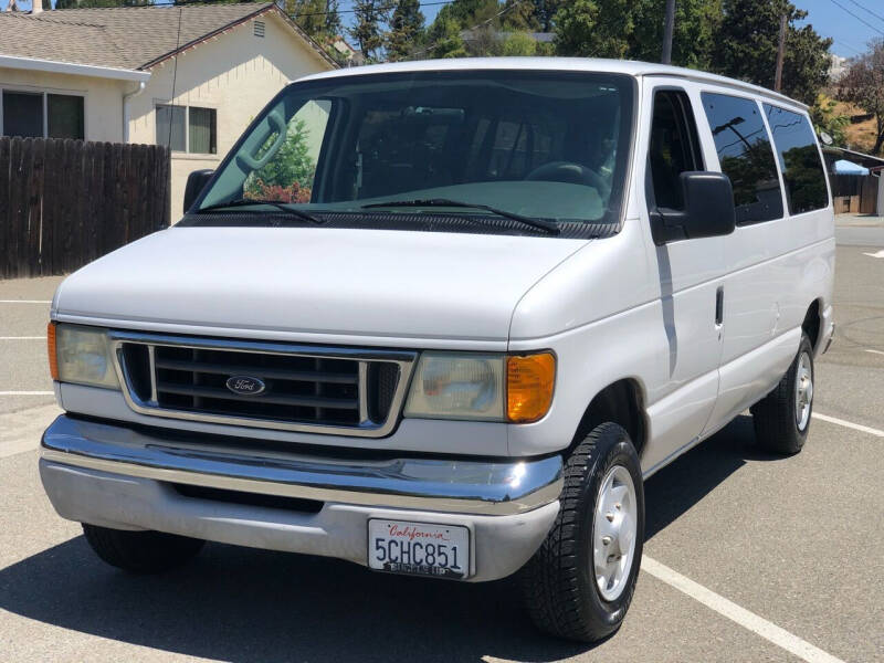 2003 Ford E-Series Wagon for sale at JENIN MOTORS in San Leandro CA