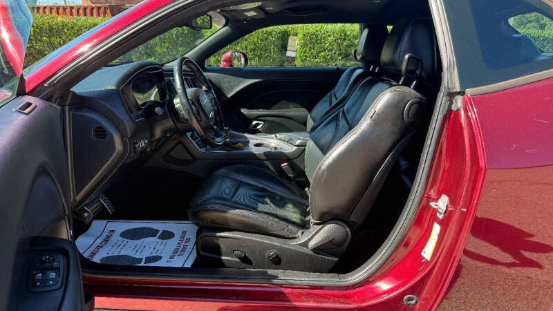 2018 Dodge Challenger SXT Plus