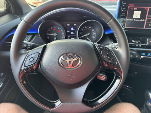 2022 Toyota C-HR XLE