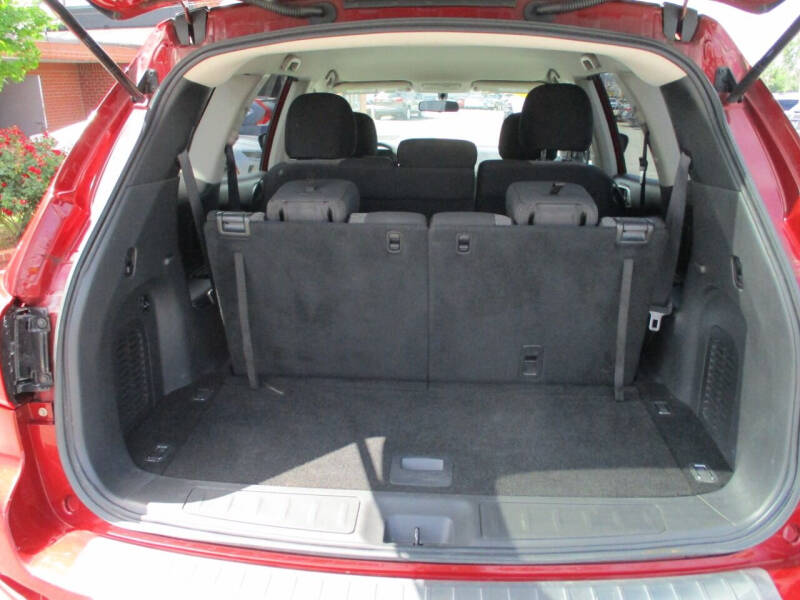 2017 Nissan Pathfinder SL