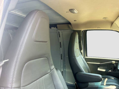 2025 GMC Savana 3500