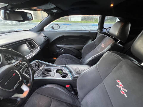 2016 Dodge Challenger 392 HEMI Scat Pack Shaker