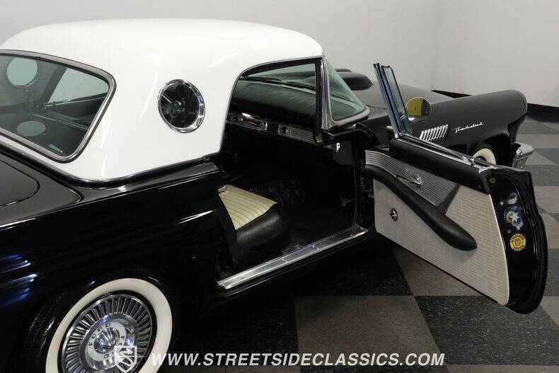 1957 Ford Thunderbird