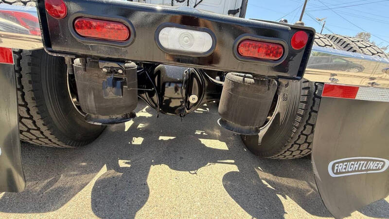 2023 Freightliner Cascadia