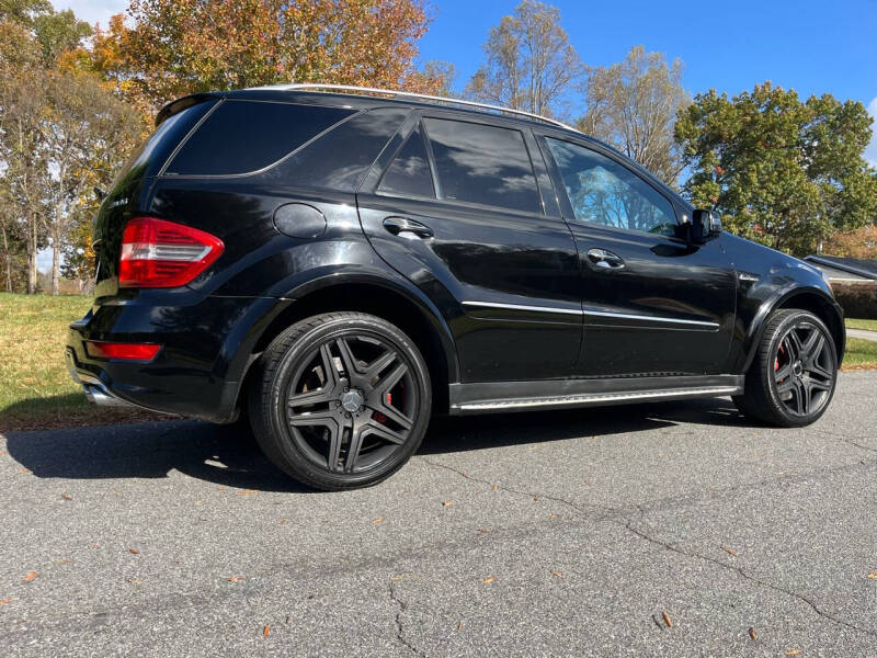 2011 Mercedes-Benz M-Class ML63 AMG photo 5