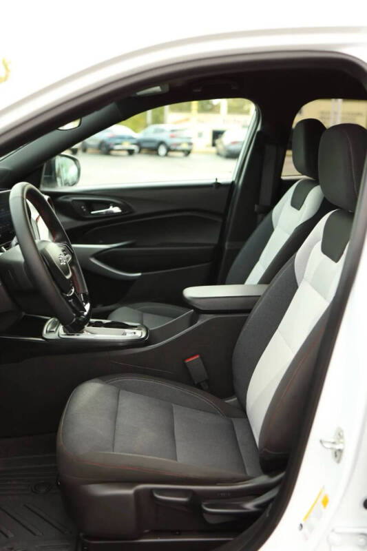 2025 Chevrolet Trax RS