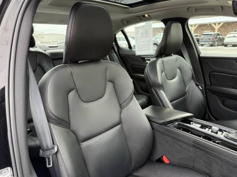 2020 Volvo S60 T5 Momentum