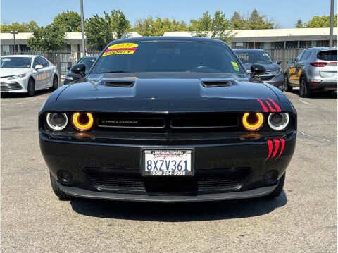 2021 Dodge Challenger for sale at Carros Usados Fresno in Clovis CA