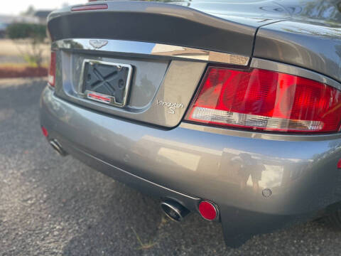 2005 Aston Martin V12 Vanquish S