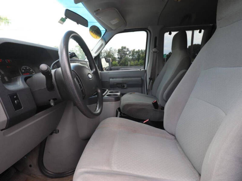 2012 Ford E-Series E-350 SD XLT