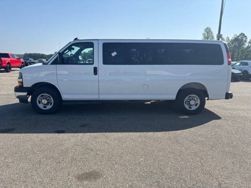 2025 Chevrolet Express LT 3500