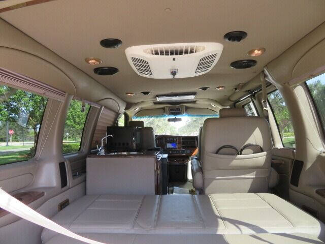 2017 GMC Savana 2500