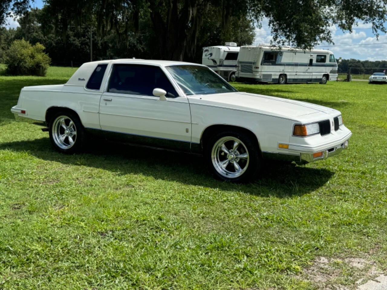 1987 Oldsmobile Cutlass Salon for sale at Memory Lane Classic Cars in Bushnell, FL