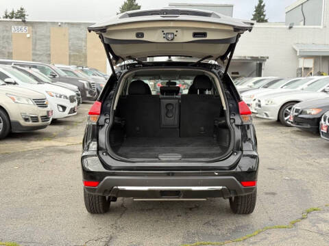 2018 Nissan Rogue SV