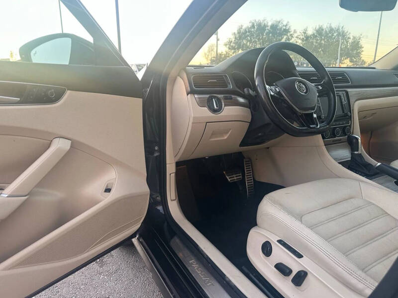 2017 Volkswagen Passat 1.8T SEL Premium