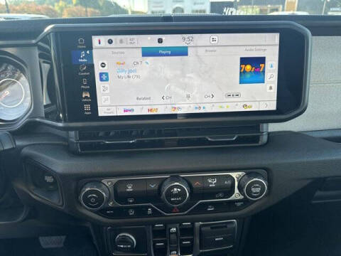 2025 Jeep Gladiator NightHawk