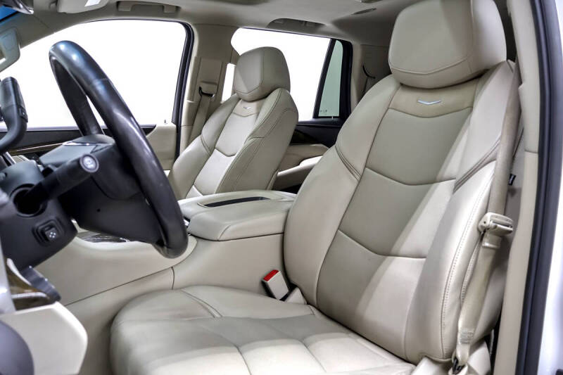 2020 Cadillac Escalade Luxury