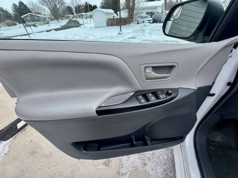 2016 Toyota Sienna L 7-Passenger