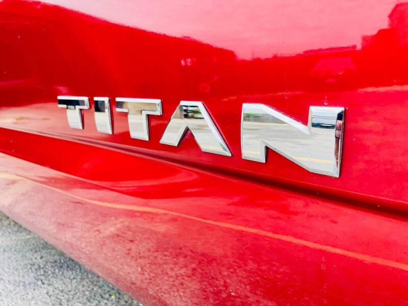 2017 Nissan Titan SV