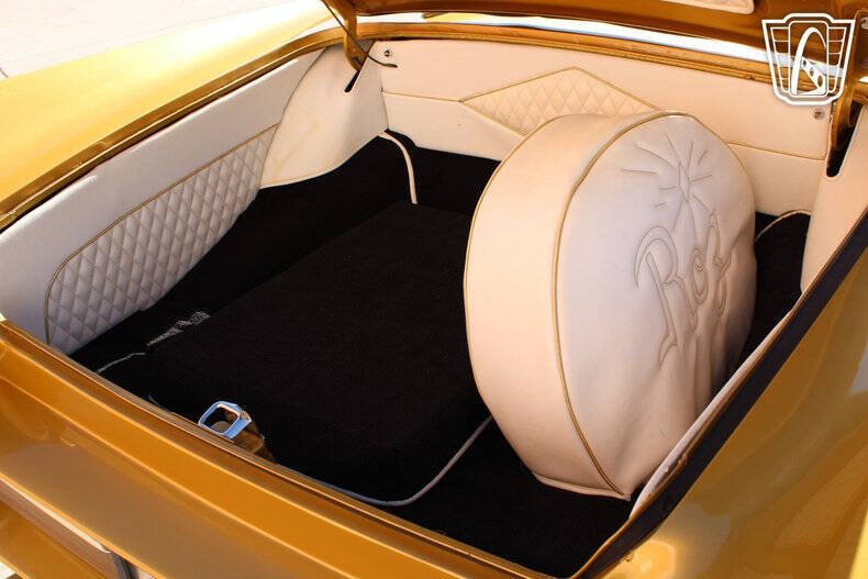 1957 Ford Thunderbird