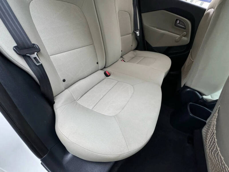 2012 Kia Rio 5-Door LX