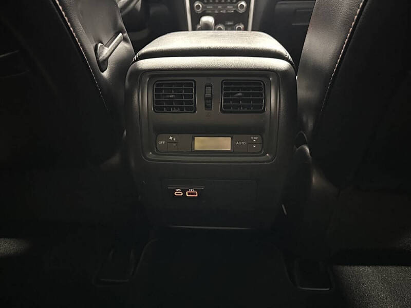 2020 Nissan Pathfinder SV