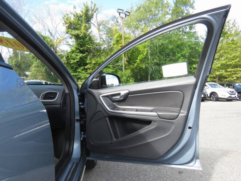 2018 Volvo V60 Cross Country T5 Premier