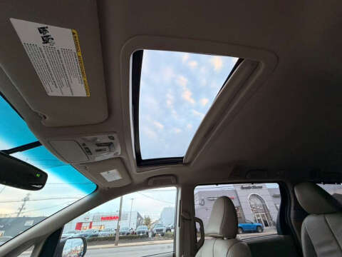 2013 Toyota Sienna XLE 8-Passenger