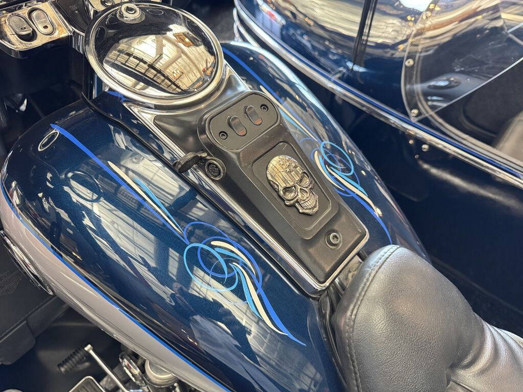 2002 Harley-Davidson® FLHTC - Electra Glide® Cl 12