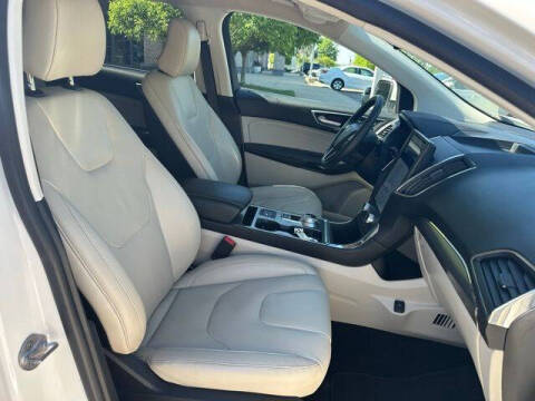 2022 Ford Edge Titanium