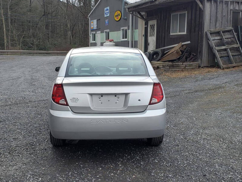 2005 Saturn ION 2 photo 3