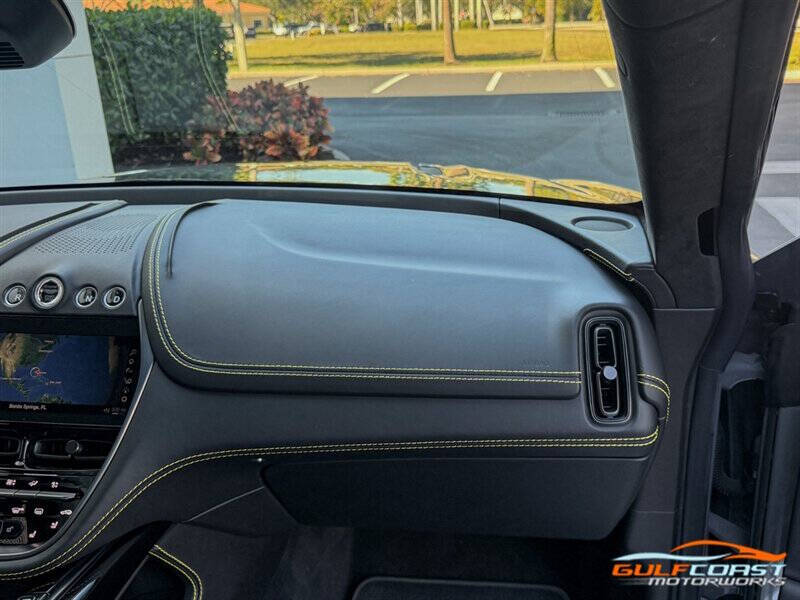 2021 Aston Martin DBX