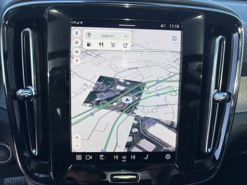 2025 Volvo XC40 B5 Plus Bright Theme