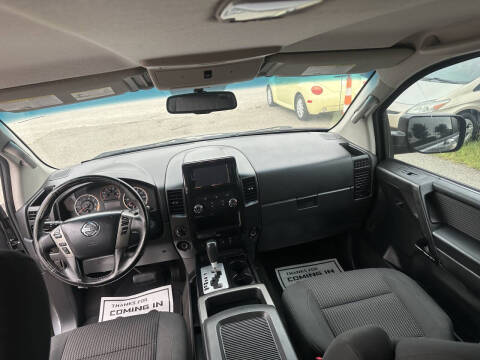 2013 Nissan Titan SV