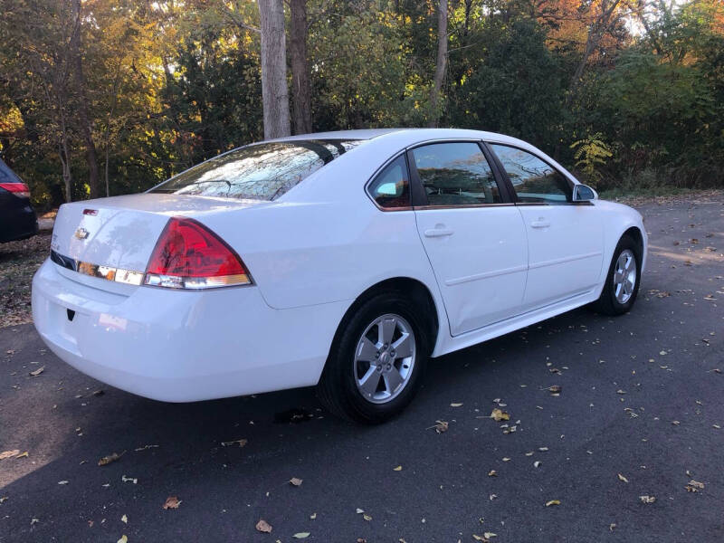 2010 Chevrolet Impala LT photo 6