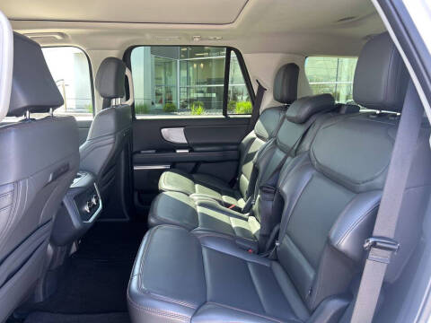 2025 Ford Expedition Active