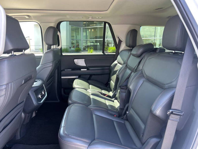2025 Ford Expedition Active
