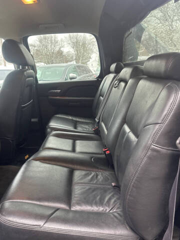 2011 Chevrolet Avalanche LS