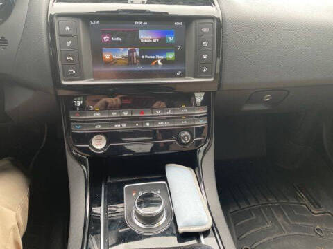 2017 Jaguar XE 25t Premium