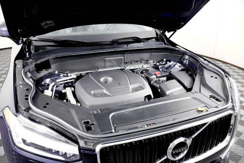 2017 Volvo XC90 T6 Momentum