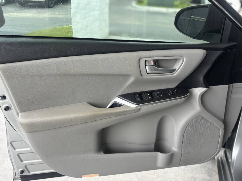 2015 Toyota Camry SE