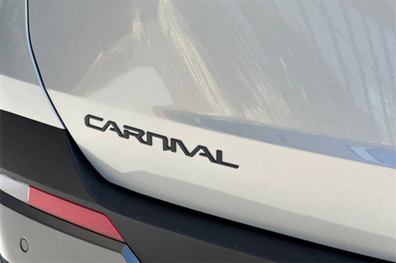 2026 Kia Carnival SX