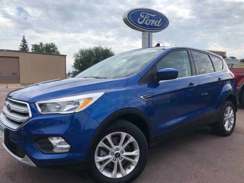 Used 2019 Ford Escape SE with VIN 1FMCU9GD5KUA05944 for sale in Windom, Minnesota