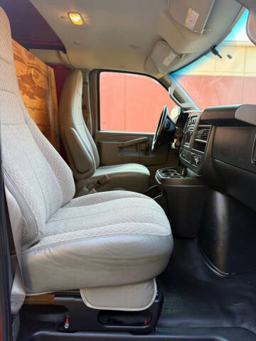 2017 GMC Savana 3500