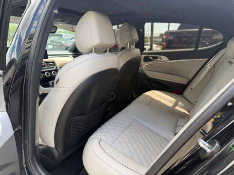 2023 Genesis G70