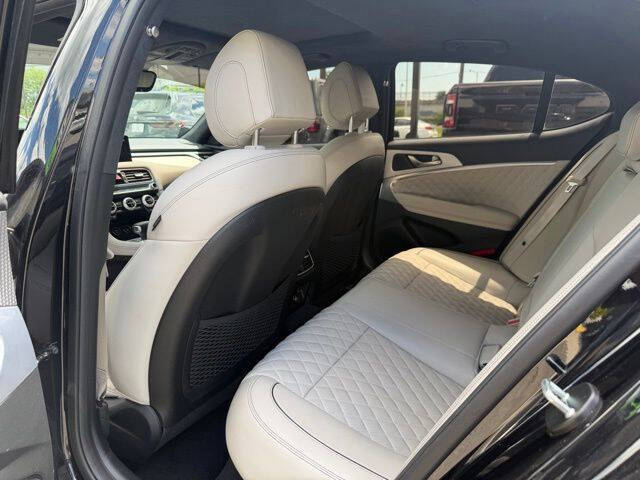 2023 Genesis G70