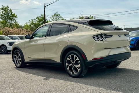 2025 Ford Mustang Mach-E Select