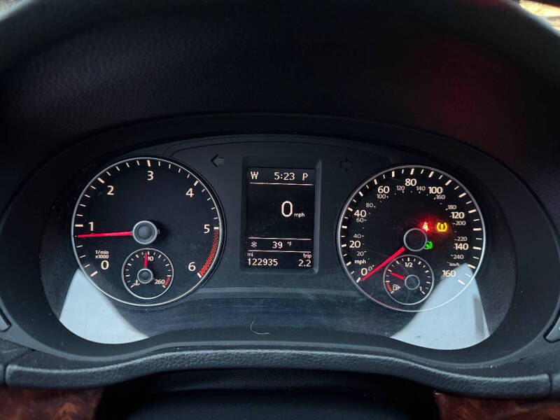 2013 Volkswagen Passat TDI SEL Premium