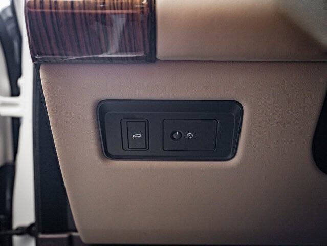 2021 Land Rover Range Rover P525 HSE Westminster Edition