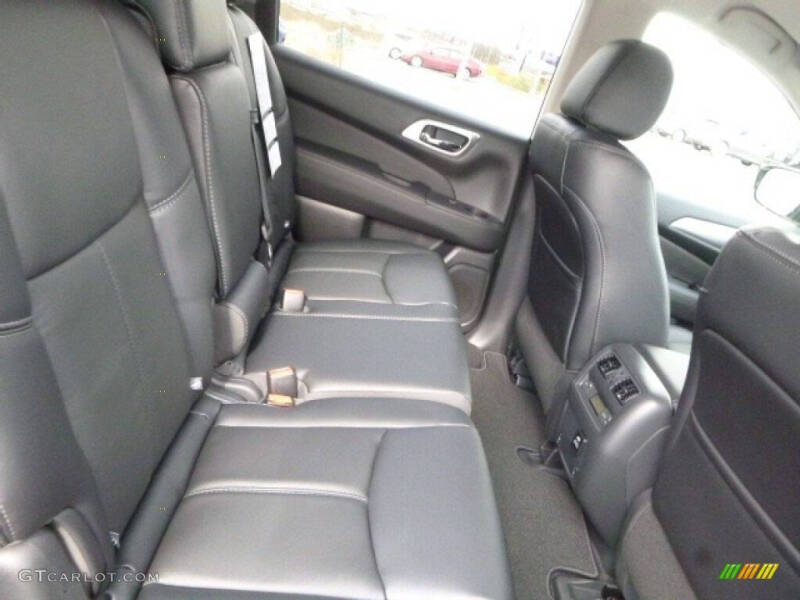2016 Nissan Pathfinder SL